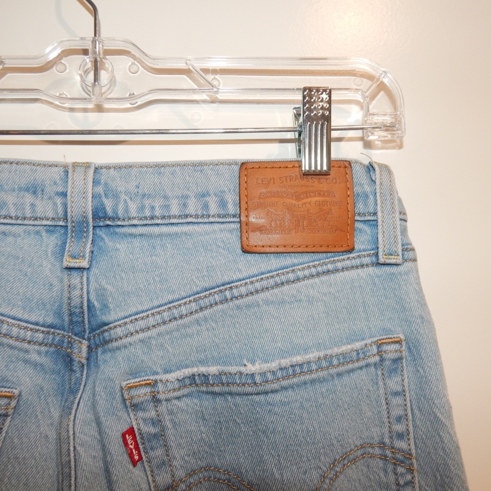 Levi's Premium Ribcage Boot Jeans - Picture 7 of 8